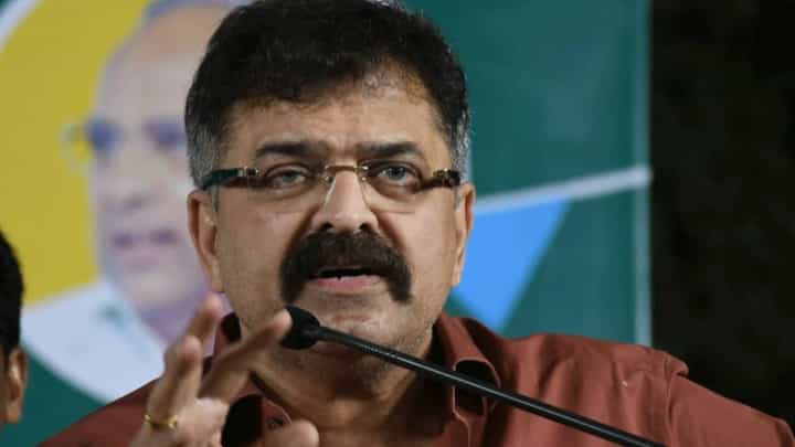 लोकसभेसाठी मविआचा 16-16 फॉर्म्यला? आव्हाड म्हणतात... लोकसभेसाठी मविआचा 16-16 फॉर्म्यला? आव्हाड म्हणतात...