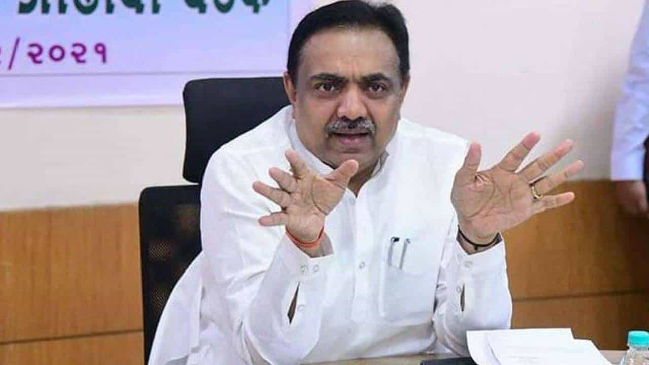 ईडीच्या नोटीसवर भाजप नेत्याचा जयंत पाटील यांना सल्ला, म्हणाले, बाऊ... ईडीच्या नोटीसवर भाजप नेत्याचा जयंत पाटील यांना सल्ला, म्हणाले, बाऊ...