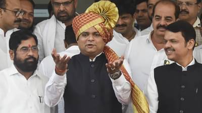 …तर आधी फडणवीस यांनी मग या मूर्खाना आवरायला हवं; राऊत यांनी कोणाला ठरवलं मुर्ख?