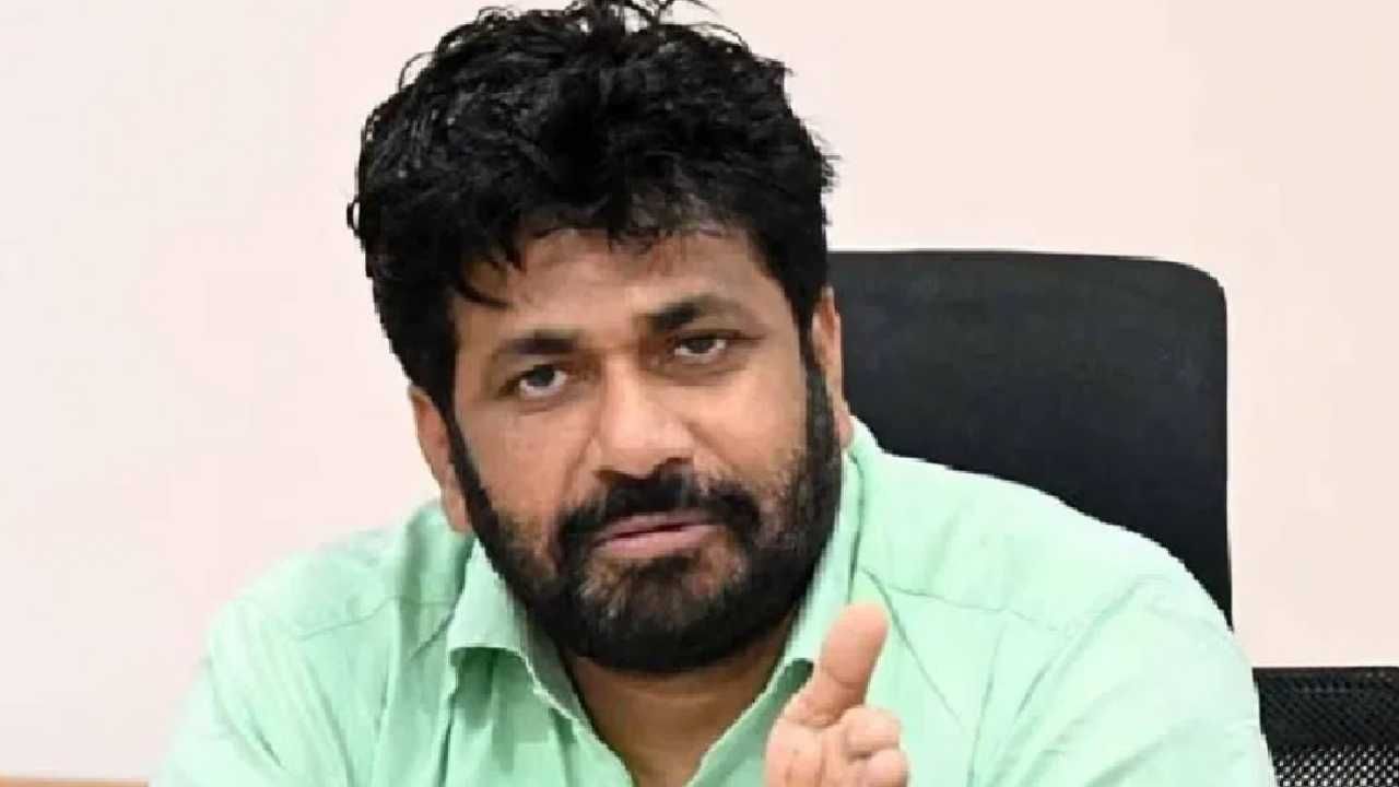 Bachchu Kadu : 'जे अपेक्षित होतं, तेच....', बच्चू कडूंची सर्वोच्च न्यायालयाच्या निर्णयावर पहली प्रतिक्रिया Bachchu Kadu : 'जे अपेक्षित होतं, तेच....', बच्चू कडूंची सर्वोच्च न्यायालयाच्या निर्णयावर पहली प्रतिक्रिया