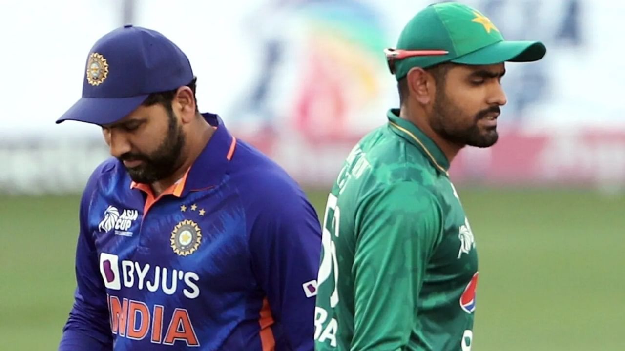 India vs Pakistan | वर्ल्ड कप आधी टीम इंडिया-पाकिस्तानमध्ये  कडवी झुंज