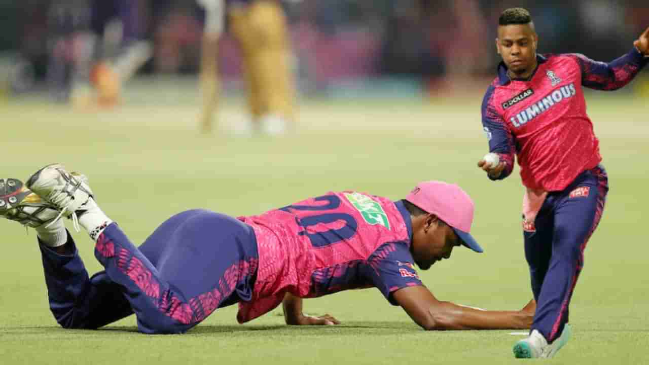 RR vs KKR IPL 2023 : प्रेक्षकांना वाटलं षटकार, पण चित्त्याच्या वेगाने तो आला आणि असं केलं की जेसन रॉय थेट तंबूत, Video Viral