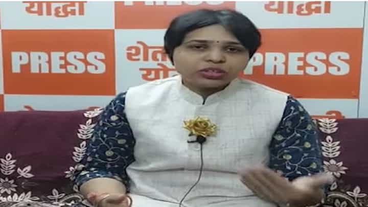 'द केरळ स्टोरी' चित्रपटावर तृप्ती देसाई यांची प्रतिक्रिया; म्हणाल्या, '... काही हरकत नाही' 'द केरळ स्टोरी' चित्रपटावर तृप्ती देसाई यांची प्रतिक्रिया; म्हणाल्या, '... काही हरकत नाही'