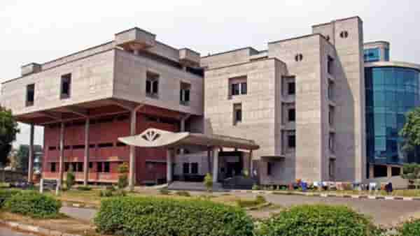 मन की बात कार्यक्रम ऐकला नाही म्हणून चंदीगड PGI च्या 36 विद्यार्थीनींवर कारवाई, हॉस्टेलमधून बाहेर पडण्यास बंदी