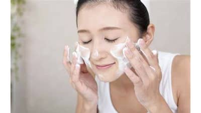 स्वयंपाकघरातील या वस्तूंनी बनवा फेस वॉश