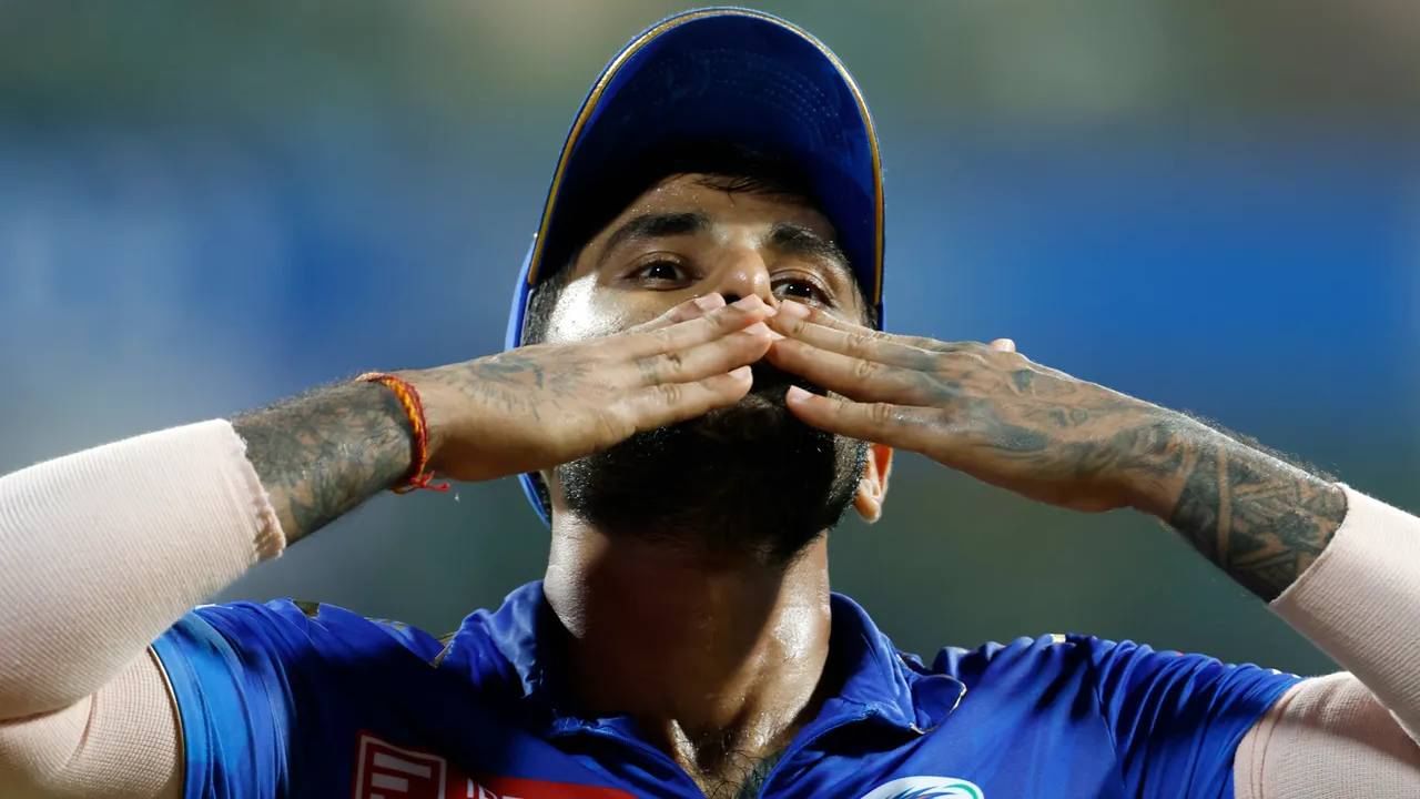 बंगळुरुच्या अकराव्या सामन्यात 35 चेंडूत 83 धावा केल्या. यात 7 चौकार आणि 6 षटकारांचा समावेश होता. गुजरात विरुद्धच्या बाराव्या सामन्यात 49 चेंडूत 103 धावा केल्या . यात 11 चौकार आणि 6 षटकारांचा समावेश होता. (Photo: IPL/BCCI)