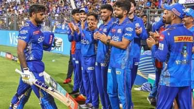 IPL 2023 play offs scenarios : मुंबई इंडियन्सने गुजरातला हरवल्यामुळे प्लेऑफच्या शर्यतीत उरलेल्या तीन टीम गॅसवर
