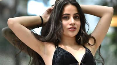 Uorfi Javed : गरमीपासून वाचण्यासाठी उर्फीच्या अनोख्या जाळीदार ड्रेसचा व्हिडीओ सोशल मीडियावर व्हायरल