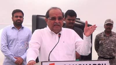 महसूलमंत्री राधाकृष्ण विखे पाटील यांचा इशारा, म्हणाले, सरकारी अधिकाऱ्यांनी दुर्लक्ष केल्यास...