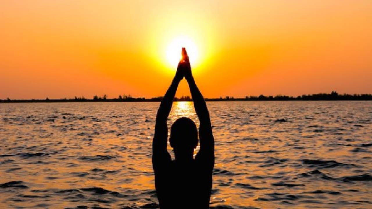 Shatabhisha Nakshatra : रविवारचे हे उपाय आहेत प्रभावी, उघडतात प्रगतीचे दार Shatabhisha Nakshatra : रविवारचे हे उपाय आहेत प्रभावी, उघडतात प्रगतीचे दार