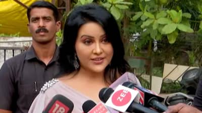 काल भाजप होती, आज काँग्रेस, तर उद्या कुणीतरी; अमृता फडणवीस म्हणतात, कर्नाटकसाठी चांगली गोष्ट