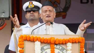 निर्लज्ज राज्यपाल म्हणून कोश्यारी यांची नोंद; राऊत यांची टीका, आता नार्वेकर हे कारण?