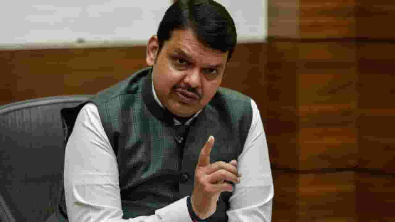 शरद पवार यांना देण्यात आलेल्या 'त्या' धमकीनंतर गृहमंत्री फडणवीस यांचा इशारा शरद पवार यांना देण्यात आलेल्या 'त्या' धमकीनंतर गृहमंत्री फडणवीस यांचा इशारा