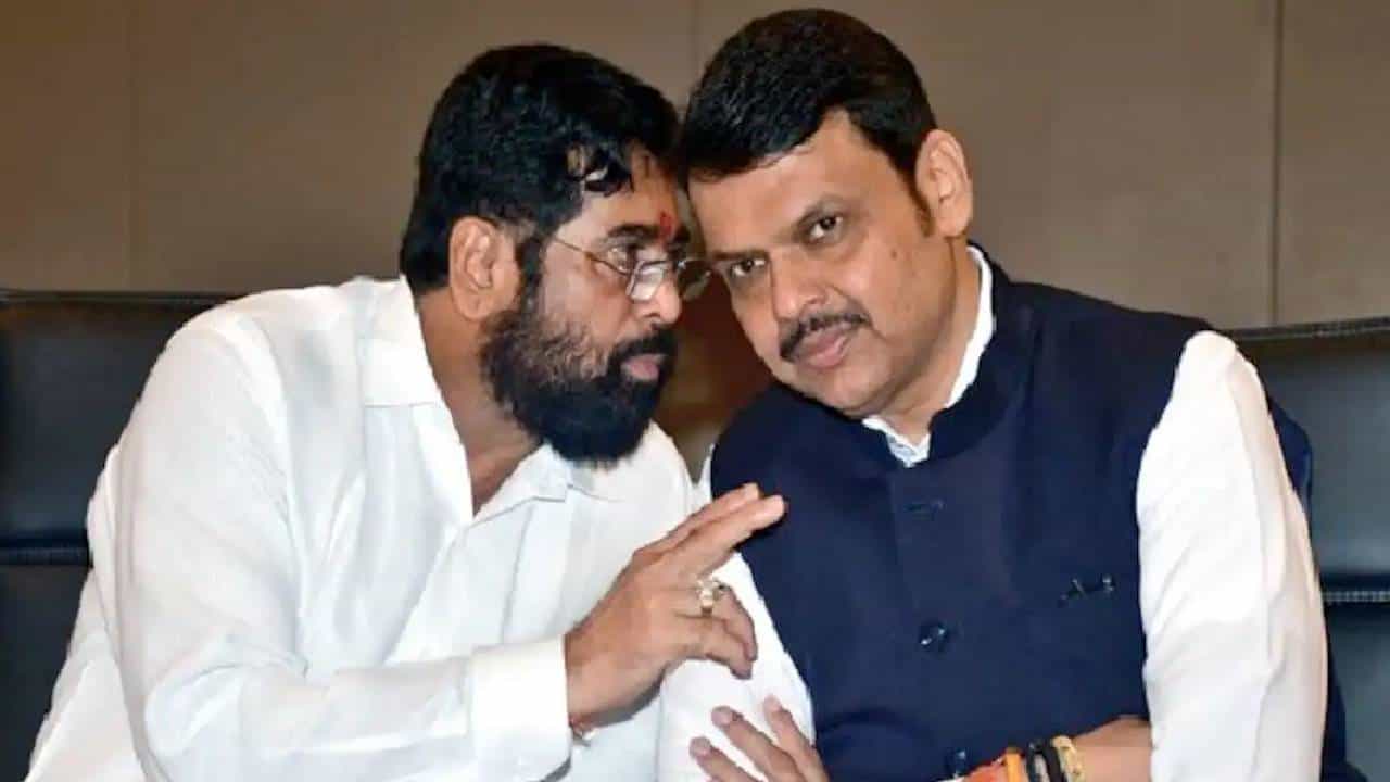 पंढरपुरातील बॅनरवरून नवा वाद; पांडरंगाचा अपमान झाल्याचा काँग्रेसचा आरोप, तर भाजप नेता म्हणतो...