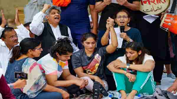 खेळाडूंचे आंदोलन पेटणार; कुस्तीपटूंचे स्मृती इराणी, निर्मला सीतारामन यांच्यासह 41 महिला खासदारांना पत्र