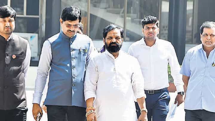 Cabinet Expansion | पक्षप्रतोद गेल्यानंतर भरत गोगावले यांना मंत्रिपदाची अपेक्षा? काय केलं सूचक वक्तव्य Cabinet Expansion | पक्षप्रतोद गेल्यानंतर भरत गोगावले यांना मंत्रिपदाची अपेक्षा? काय केलं सूचक वक्तव्य