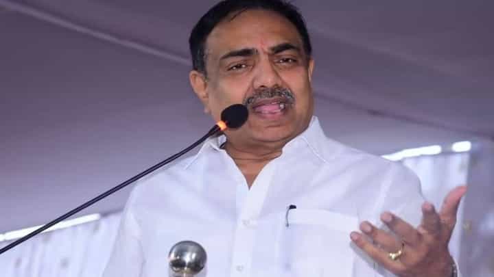 Maharashtra Politics : जयंत पाटील यांना आठवड्याची मुदत, दुसऱ्यांदा नोटीस; काय आहे प्रकरण? Maharashtra Politics : जयंत पाटील यांना आठवड्याची मुदत, दुसऱ्यांदा नोटीस; काय आहे प्रकरण?