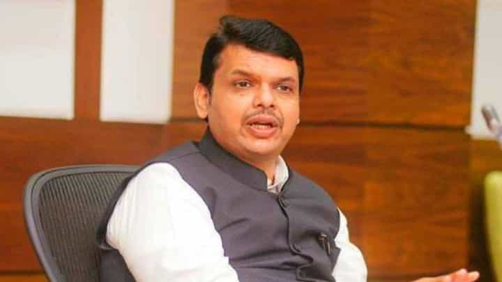 नाना पटोले, संजय राऊत बोलघेवडे लोक, फडणवीस यांचं प्रत्युत्तर नाना पटोले, संजय राऊत बोलघेवडे लोक, फडणवीस यांचं प्रत्युत्तर