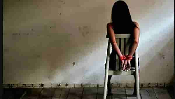 डोळ्यादेखत लेकीचं अपहरण, माता-पित्यांना दुःख आवरेना, मग...