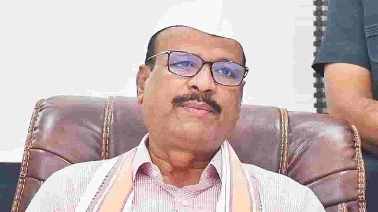 'त्या' आरोपांनंतर कृषीमंत्री अब्दुल सत्तार यांचं स्पष्टीकरण, म्हणाले... 'त्या' आरोपांनंतर कृषीमंत्री अब्दुल सत्तार यांचं स्पष्टीकरण, म्हणाले...