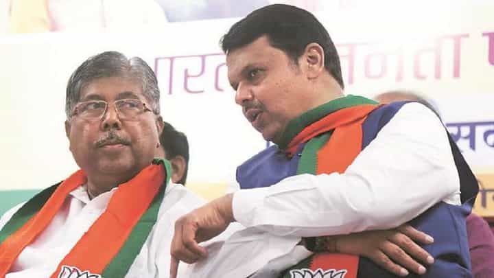 'ब्लडप्रेशर' आणि औषधांच्या दुकानात देवेंद्र फडणवीस? चंदकांत पाटील यांचं नेमकं विधान काय ? 'ब्लडप्रेशर' आणि औषधांच्या दुकानात देवेंद्र फडणवीस? चंदकांत पाटील यांचं नेमकं विधान काय ?