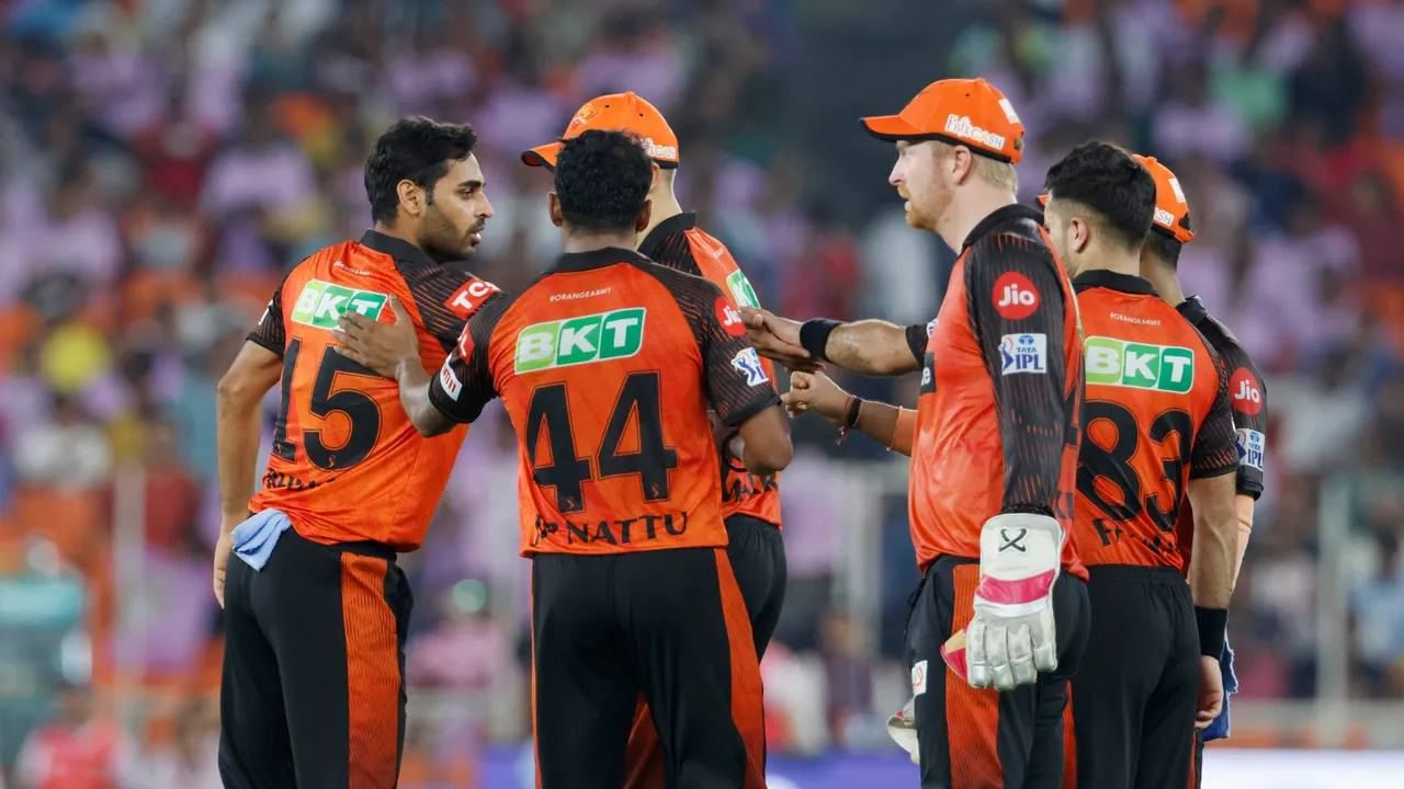 IPL 2023 GT Vs SRH : W,W,W,1,W,1 भुवनेश्वर कुमारच्या तीन चेंडूवर सलग ...