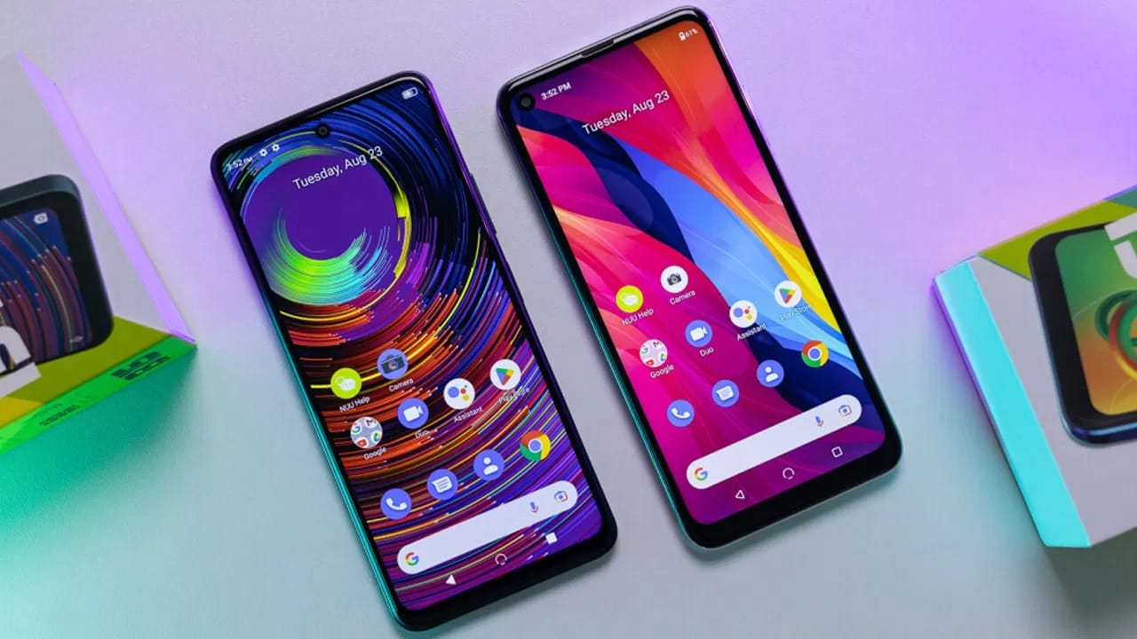 आपण सेकंड हँड फोनवर किती विश्वास ठेवायचा याबद्दल आपल्या सर्वांना शंका असते. त्यामुळे सेकंड हँड फोन घेताना काही गोष्टी लक्षात ठेवल्या पाहिजेत असे टेक तज्ज्ञांचे म्हणणे आहे. मग काय आहेत त्या गोष्टी चला जाणून घेऊयात. 