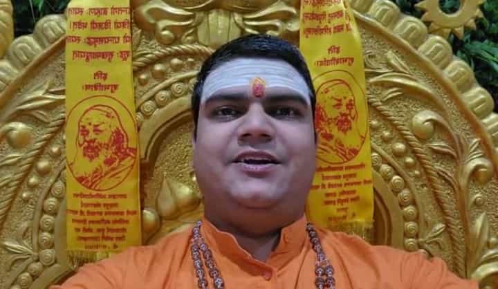 अनिकेतशास्त्री म्हणतात 'त्या' दर्ग्यामध्ये देवी देवता, पुरातत्व विभागाकडे केली अशी मागणी अनिकेतशास्त्री म्हणतात 'त्या' दर्ग्यामध्ये देवी देवता, पुरातत्व विभागाकडे केली अशी मागणी
