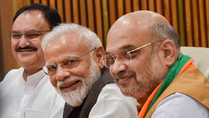 मंत्रिपदासाठी फेक ऑफर; विरोधक म्हणतात, भाजपकडे प्रचंड पैसा, वसुलीसाठी एजंट ठेवले! मंत्रिपदासाठी फेक ऑफर; विरोधक म्हणतात, भाजपकडे प्रचंड पैसा, वसुलीसाठी एजंट ठेवले!