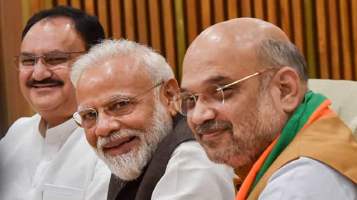मंत्रिपदासाठी फेक ऑफर; विरोधक म्हणतात, भाजपकडे प्रचंड पैसा, वसुलीसाठी एजंट ठेवले! मंत्रिपदासाठी फेक ऑफर; विरोधक म्हणतात, भाजपकडे प्रचंड पैसा, वसुलीसाठी एजंट ठेवले!