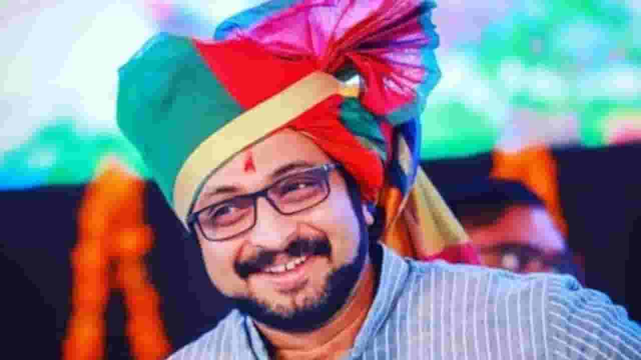 शिरुरवरून राष्ट्रवादीच खलबतं? नव्या उमेदवाराची चाचपणी का सुरु? खासदार कोल्हे नाराज की? शिरुरवरून राष्ट्रवादीच खलबतं? नव्या उमेदवाराची चाचपणी का सुरु? खासदार कोल्हे नाराज की?