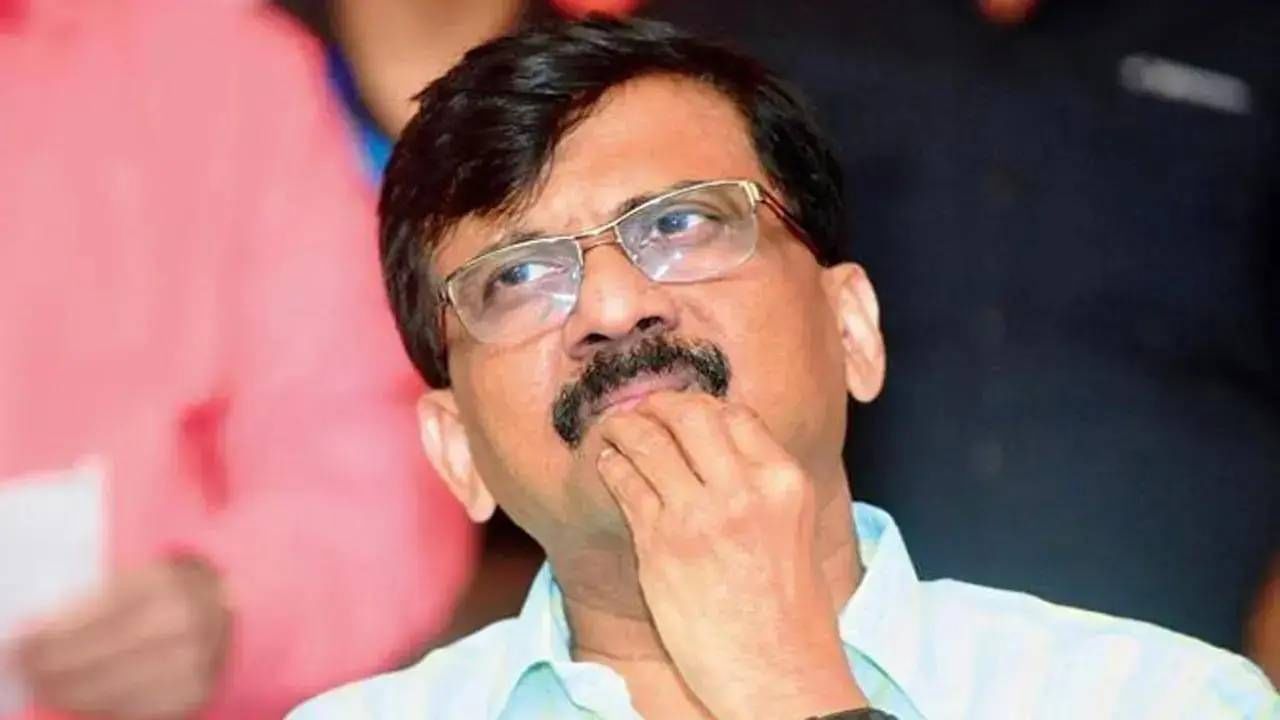 राऊत सध्या एमआयएममध्ये आहेत की मुस्लिम लीगमध्ये हेच कळत नाही; भाजप नेत्याची संजय राऊत यांच्यावर सडकून टीका राऊत सध्या एमआयएममध्ये आहेत की मुस्लिम लीगमध्ये हेच कळत नाही; भाजप नेत्याची संजय राऊत यांच्यावर सडकून टीका