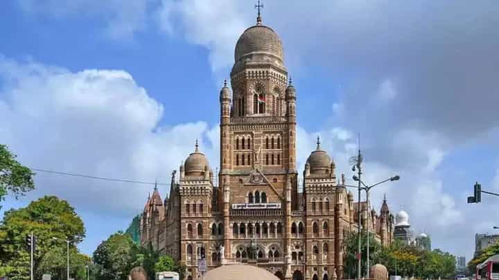 पालकमंत्र्यांचे पालिकेत बस्तान, ठाकरे गट आक्रमक, घेणार आयुक्तांची भेट ! पालकमंत्र्यांचे पालिकेत बस्तान, ठाकरे गट आक्रमक, घेणार आयुक्तांची भेट !