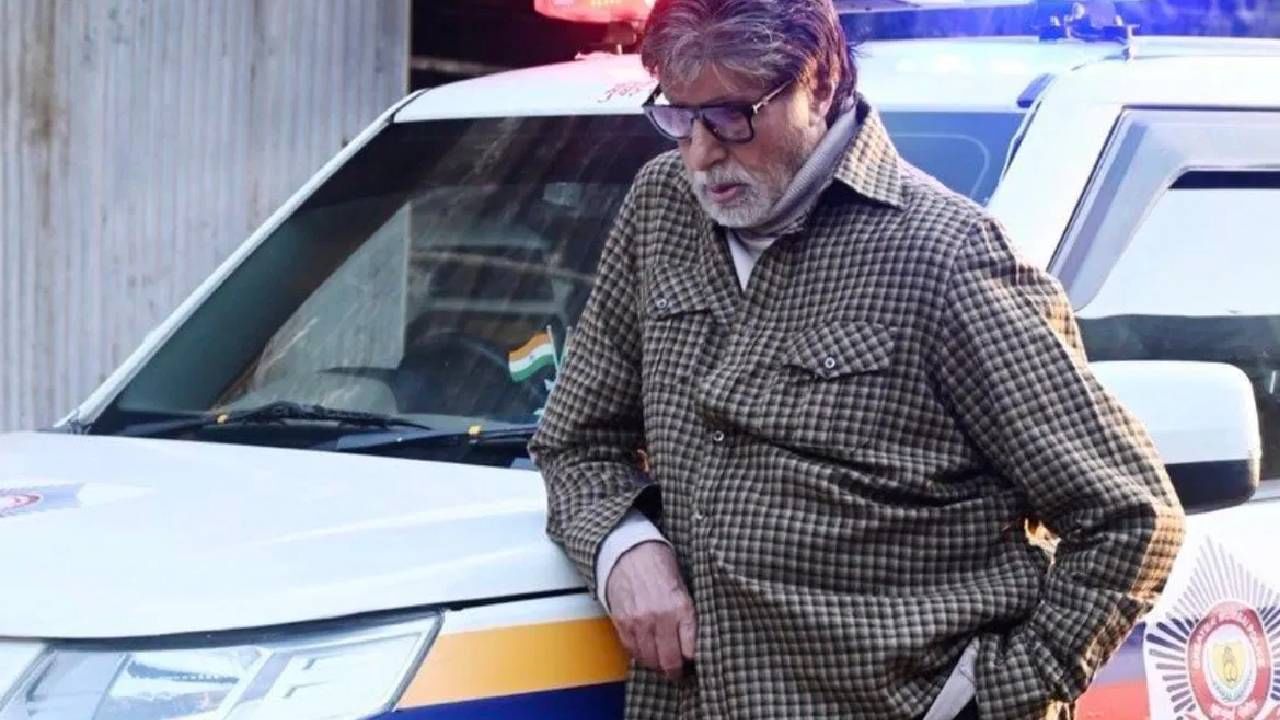 Amitabh Bachchan | अमिताभ बच्चन यांना अटक? चालान कापल्यानंतर मुंबई पोलिसांच्या गाडीसोबतचा फोटो व्हायरल