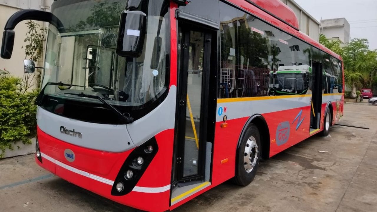 सर्वोच्च न्यायालयाच्या निर्णयामुळे बेस्टच्या ताफ्यातील ई-बसेसची संख्या वाढणार सर्वोच्च न्यायालयाच्या निर्णयामुळे बेस्टच्या ताफ्यातील ई-बसेसची संख्या वाढणार