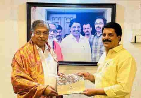 चर्चा तर होणार... पुण्यात चंद्रकांत पाटील यांनी घेतली ठाकरे गटाच्या माजी आमदाराची भेट