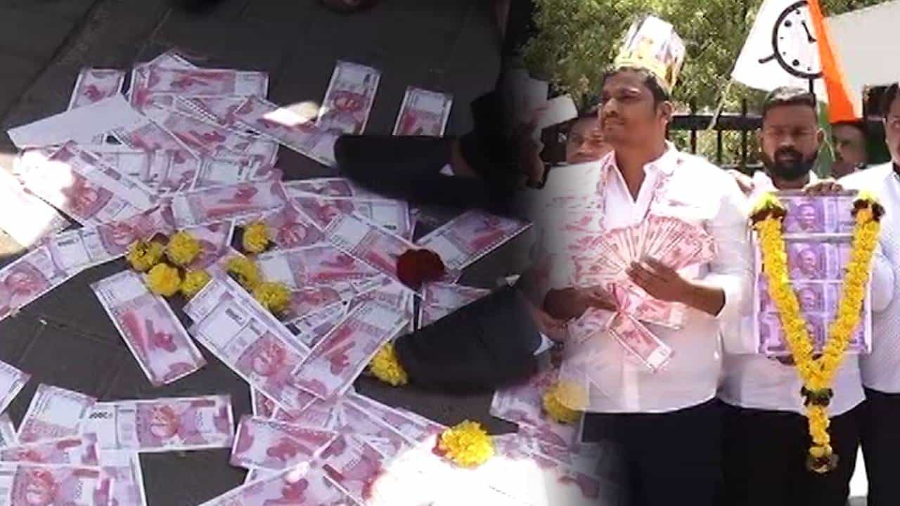 2000 Rupees Note : नोट बंदीवरून राष्ट्रवादी काँग्रेसचा हल्लाबोल; आंदोलन करत केला आरोप, म्हणाले भाजपने याच नोटा...