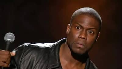 रेलिंग मध्ये हिचं डोकं अडकलं, व्हिडीओ बघून नेटकरी उडवतायत खिल्ली