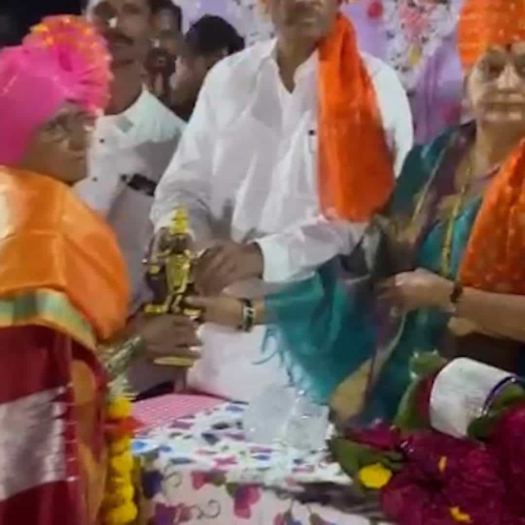 ज्येष्ठ नागरिक हे अनुभवाची खाण असतात. अनेक उन्हाळे-पावसाळे त्यांनी पाहिलेले असतात. त्यांच्या अनुभवाचा फायदा हा समाजाला होतो.