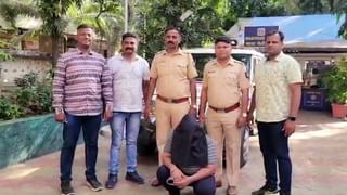 तुरीने भरलेला ट्रक झाला पलटी, अरुंद पुलाचा अंदाज न आल्यामुळे…