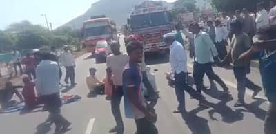 Farmer News : कांद्याच्या भावात मोठी घसरण, संतप्त शेतकऱ्यांनी उचलले मोठे पाऊल