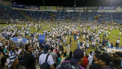 अवघ्या 16 मिनिटात सामना रद्द झाला अन् अख्खं स्टेडियम रिकामं झालं, 5 मिनिटं उशीर झाला असता मृत्यूचं...