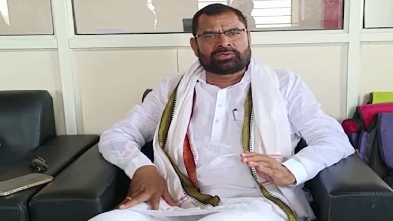 'रयत क्रांती संघटनेने बीआरएस पक्षासोबत युती करावी', सदाभाऊ खोत यांना कुणाचा सल्ला