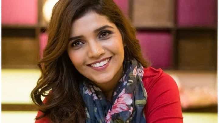 नाट्यगृहांच्या दुरावस्थेचा विषय चर्चेत असताना मुक्ता वर्बे हिनं केलं 'या' नाट्यगृहाचं कौतुक नाट्यगृहांच्या दुरावस्थेचा विषय चर्चेत असताना मुक्ता वर्बे हिनं केलं 'या' नाट्यगृहाचं कौतुक