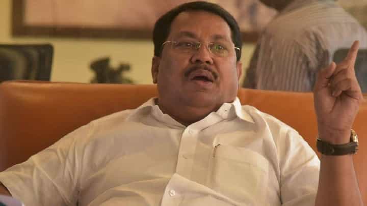 ‘त्यांनी आता फक्त त्यांचा पक्षा सांभाळावा...’; वडेट्टीवार यांना शिवसेना खासदाराचा टोला ‘त्यांनी आता फक्त त्यांचा पक्षा सांभाळावा...’; वडेट्टीवार यांना शिवसेना खासदाराचा टोला