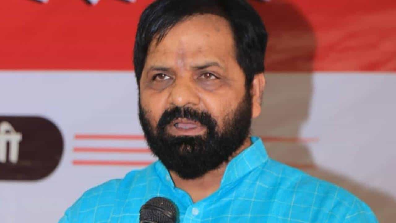 'लिहून घ्या सोमवार आहे. शंकराचा वार आहे', शिवसेना नेत्यानं असं म्हणत कोणावर केला पलटवार?