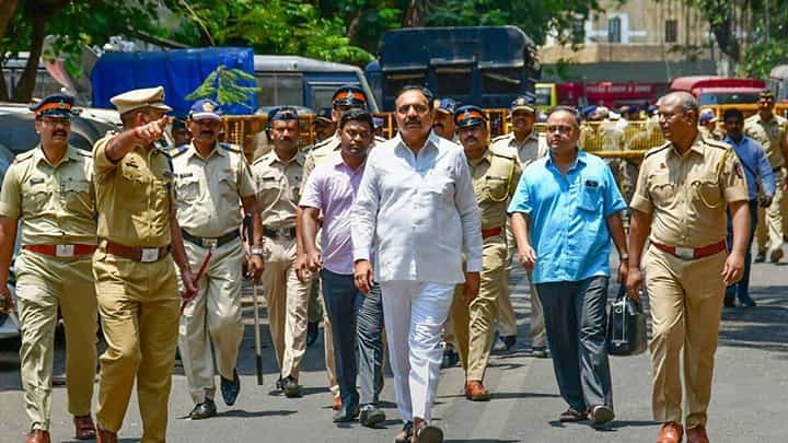 राष्ट्रवादीतील मतभेद पुन्हा समोर; जयंत पाटील एकटेच लढले? राष्ट्रवादीच्या बडे नेत्यांची दांडी? राष्ट्रवादीतील मतभेद पुन्हा समोर; जयंत पाटील एकटेच लढले? राष्ट्रवादीच्या बडे नेत्यांची दांडी?