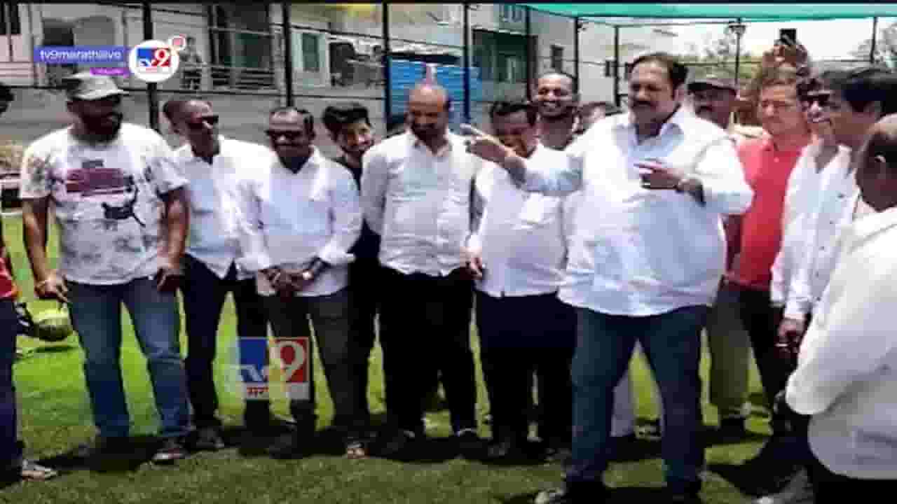 'बच्चा समझ के...', फुटबॉल खेळताना उदयनराजे भोसले यांची डायलॉगबाजी, बघा व्हिडीओ