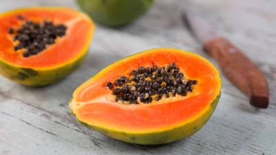 रिकाम्या पोटी पपई खाण्याचे आहेत असंख्य फायदे, वाचा