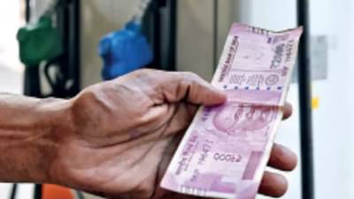 Petrol Diesel Rate Today : आज या शहरात स्वस्तात पेट्रोल-डिझेल, जाणून घ्या कुठे बसेल खिशाला झळ